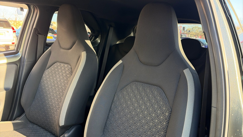 Toyota Aygo X 1.0 VVT-i Edge 5dr Petrol Hatchback